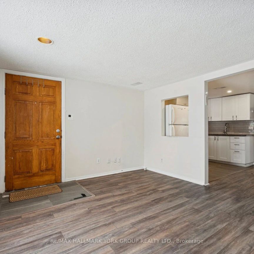 351 Winnifred Drive #(East) - Photo 1