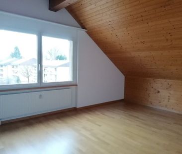 Heimelige Dachwohnung Nähe Bahnhof und Emme! - Photo 3