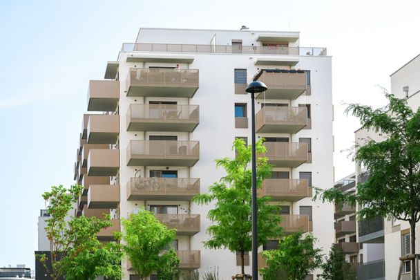 Moderne 2 Zi Wohnung mit Balkon - JETZT 1 Monat mietzinsfreie Zeit! (nahe U1) - Photo 1