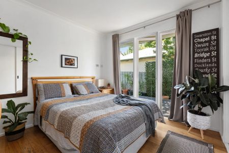 Three Bedroom Home With Huge Backyard - Photo 5