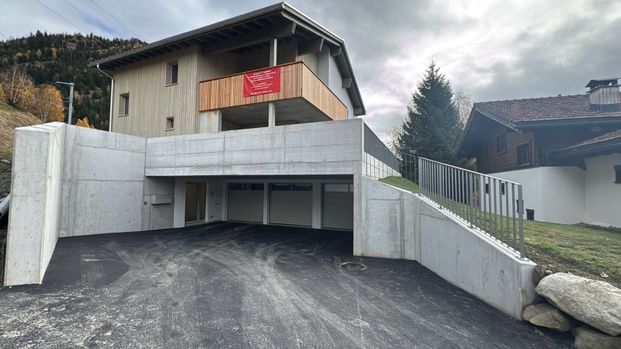 NUR MIT FESTWOHNSITZ! – ERSTBEZUG – BALKON MIT PANORAMASICHT! - Photo 1