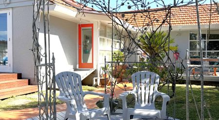 3 Bedrooms, Milford - Photo 3