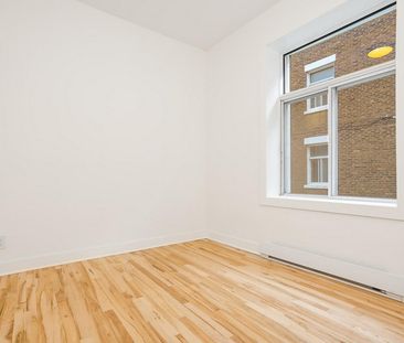 3 Bed, 1 Bath - Photo 5