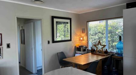 Lovely Tidy - 3 Bedroom Home - Photo 3