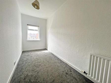 3 bedroom apartment to rent - Photo 5