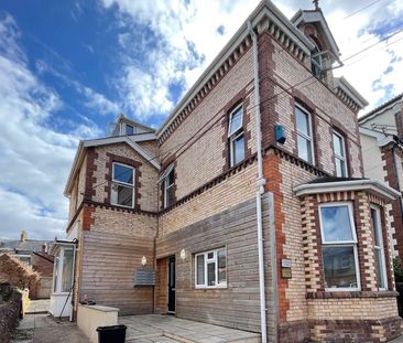 Detatched 9 bed HMO property in the heart of the English Riviera - Photo 5
