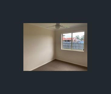 Well-Presented Home in Convenient Waterford Location - Photo 4