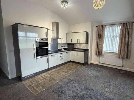 Apartment, Horse Race End, Heath, Wakefield, WF1 - Photo 2