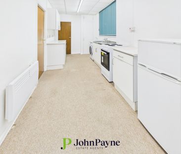 Kenilworth Court, Styvechale, Coventry, CV3 6JA - Photo 4