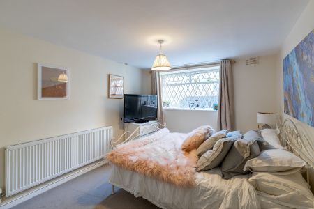 Dawes Road, Fulham, London, SW6 - Photo 3