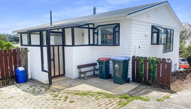 Hillsborough - 4 bedrooms plus huge rumpus - Photo 1