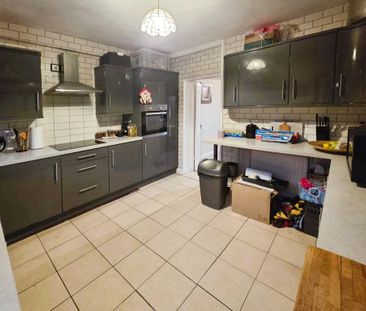 3 bedroom terraced house to rent - Photo 6