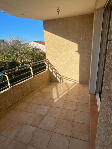 A LOUER - Appartement 2 pièces avec terrasse - Photo 2