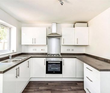 2 bedroom semi-detached house to rent - Photo 5