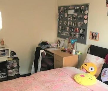 3 bedroom flat to rent - Photo 5