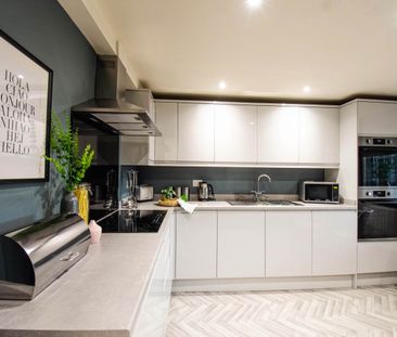 Westover Road (Room 1), Bramley, Leeds - Photo 6