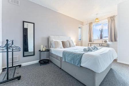 3 bedroom apartment to rent - Photo 3