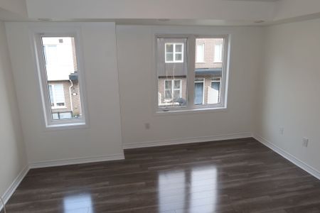 For Lease - 45 Heron Park Place Unit# 5, Toronto, Ontario - Photo 2