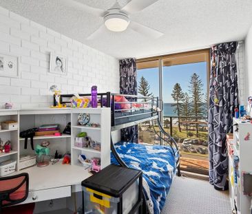 Beachside Living on Alexandra Parade — Neat, Modern & Perfectly Pos... - Photo 4