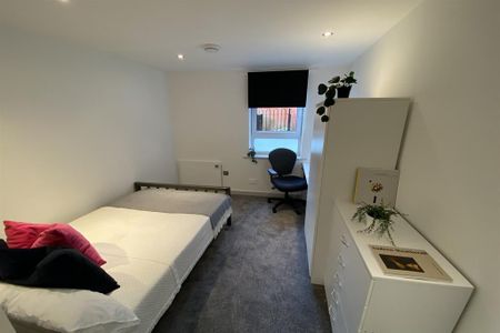 5 bedroom apartment to rent - Photo 4