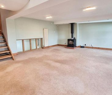 3 bedroom detached house to rent - Photo 2