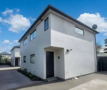 Stylish, Easy-Care Living Close to the City - Photo 4