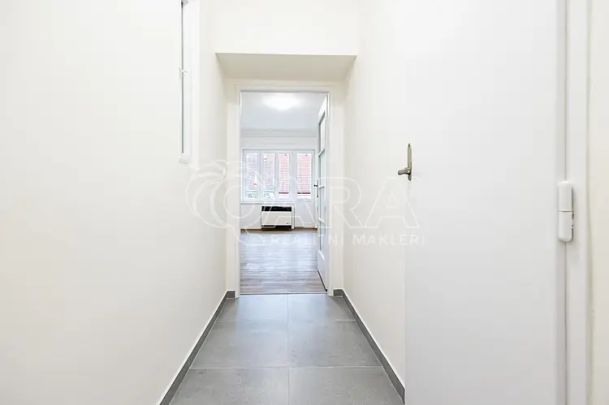 Pronájem bytu 1+kk s balkónem - Photo 1