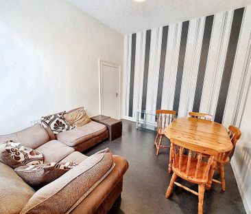 4 bedroom terraced house to rent - Photo 3
