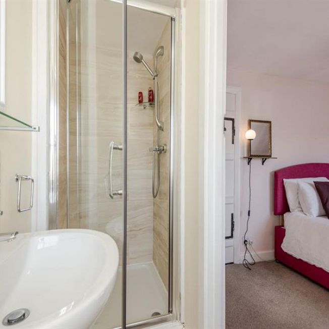 Rostherne Lane, Knutsford - Photo 1