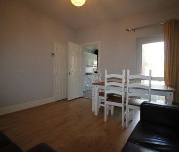 4 Bed Terraced House, Portswood Road, SO17 - Photo 1