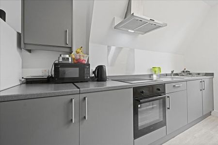 4 bedroom apartment to rent - Photo 3