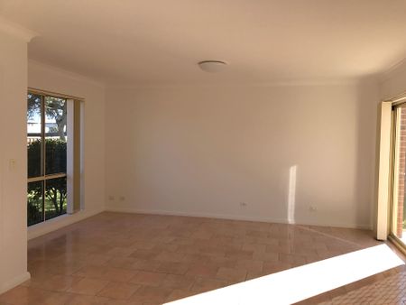 LARGE VILLA - HANDY LOCATION - Photo 4