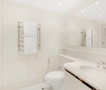 Exceptional four-bedroom townhouse in Knightsbridge - Photo 4