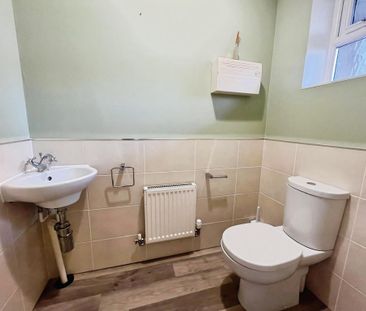 3 bedroom semi-detached house to rent - Photo 4