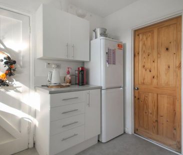 2 bedroom townhouse to rent - Photo 2