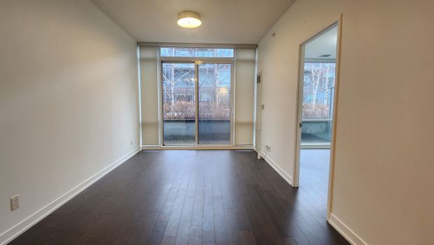 One plus den condo for rent Toronto ( No Parking ) - Photo 1