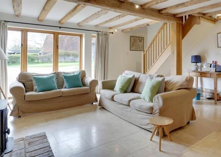 3 bedroom detached house to rent - Photo 3