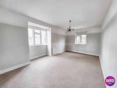 Canewdon Road, Westcliff On Sea - Photo 2