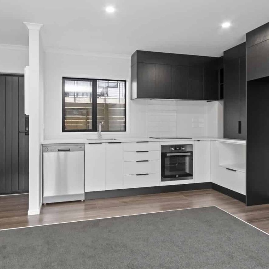 Two bedroom home - Photo 1