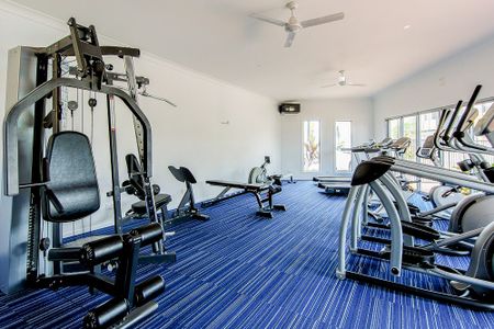 EXCLUSIVE TRI STOREY TOWNHOUSE IN GREAT LOCATION - Photo 2