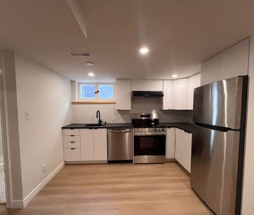 For Lease - 16 Robertsfield Crescent, Toronto, Ontario - Photo 6