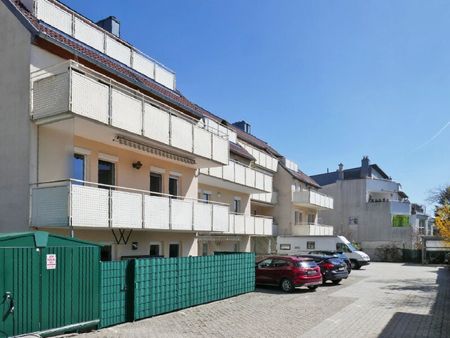 Lichtdurchflutete 2-Zimmer-Mietwohnung mit Balkon und 2 PKW-Stellplätzen - Foto 4