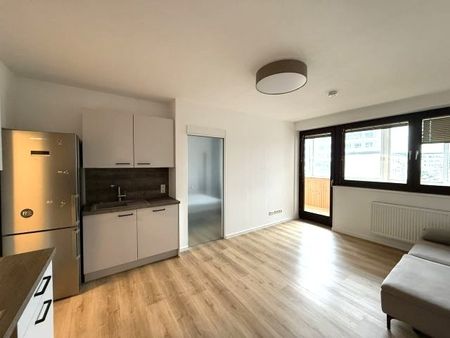 Entzückende Singlewohnung mit verglaster Loggia, Lift und fixem Parkplatz - Photo 5