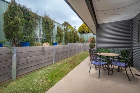 3/102 Uriarra Road, Queanbeyan. - Photo 3