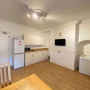 7 bedroom house share to rent - Photo 2