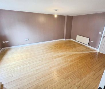 3 bedroom end of terrace house to rent - Photo 1