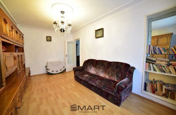 Apartament 3 camere decomandate zona Vasile Aaron - Photo 1