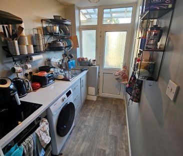 3 bedroom terraced house to rent - Photo 5