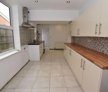 3 bedroom terraced house to rent - Photo 6