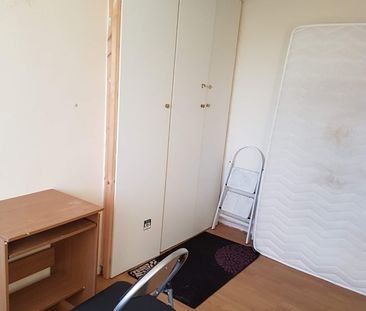 3 Bed Terraced House, Barkly Avenue, LS11 - Photo 1